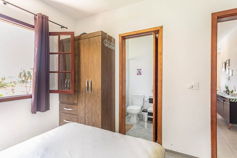 Sítio com Piscina Aquecida | 4 Suites • 60KM de SP